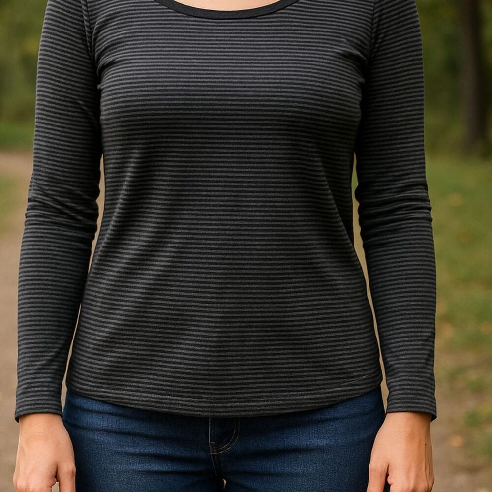 Old-navy Women's Grey and Black T-shirt